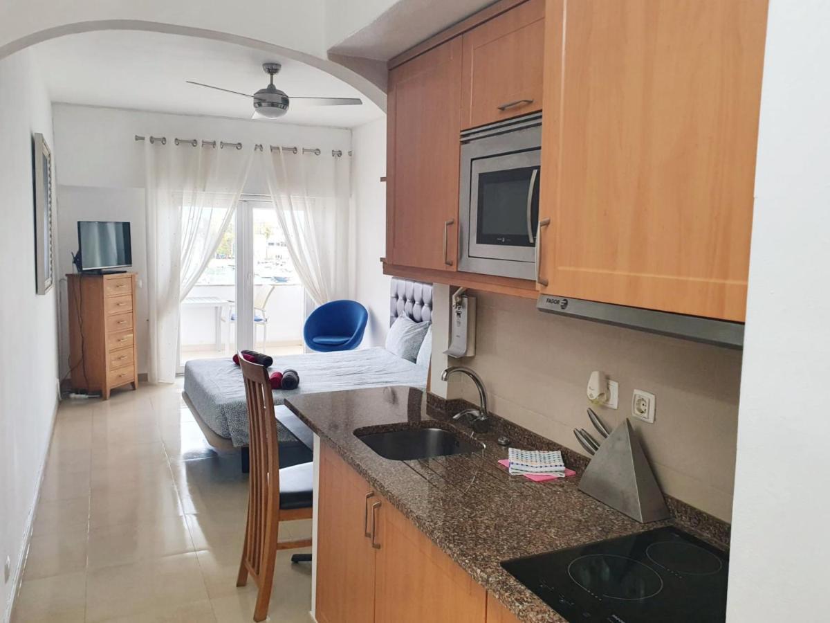 Lagos Main Avenue Studio With Marina View Balcony Екстериор снимка