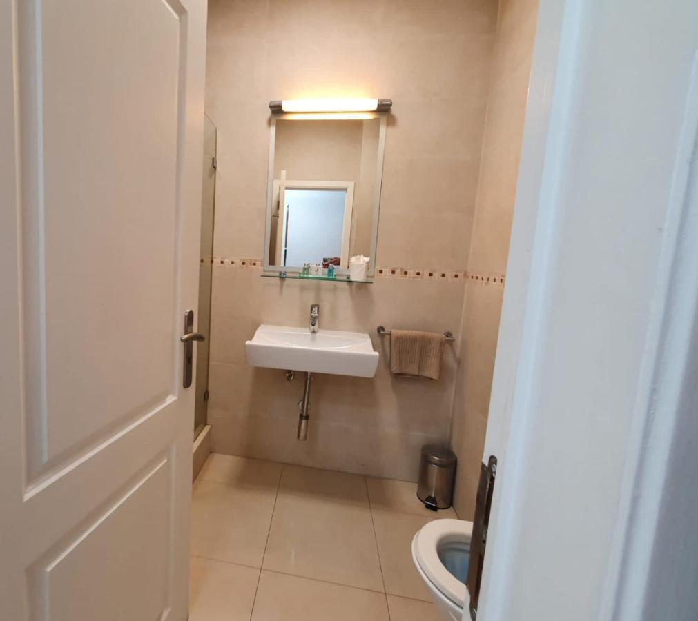 Lagos Main Avenue Studio With Marina View Balcony Екстериор снимка