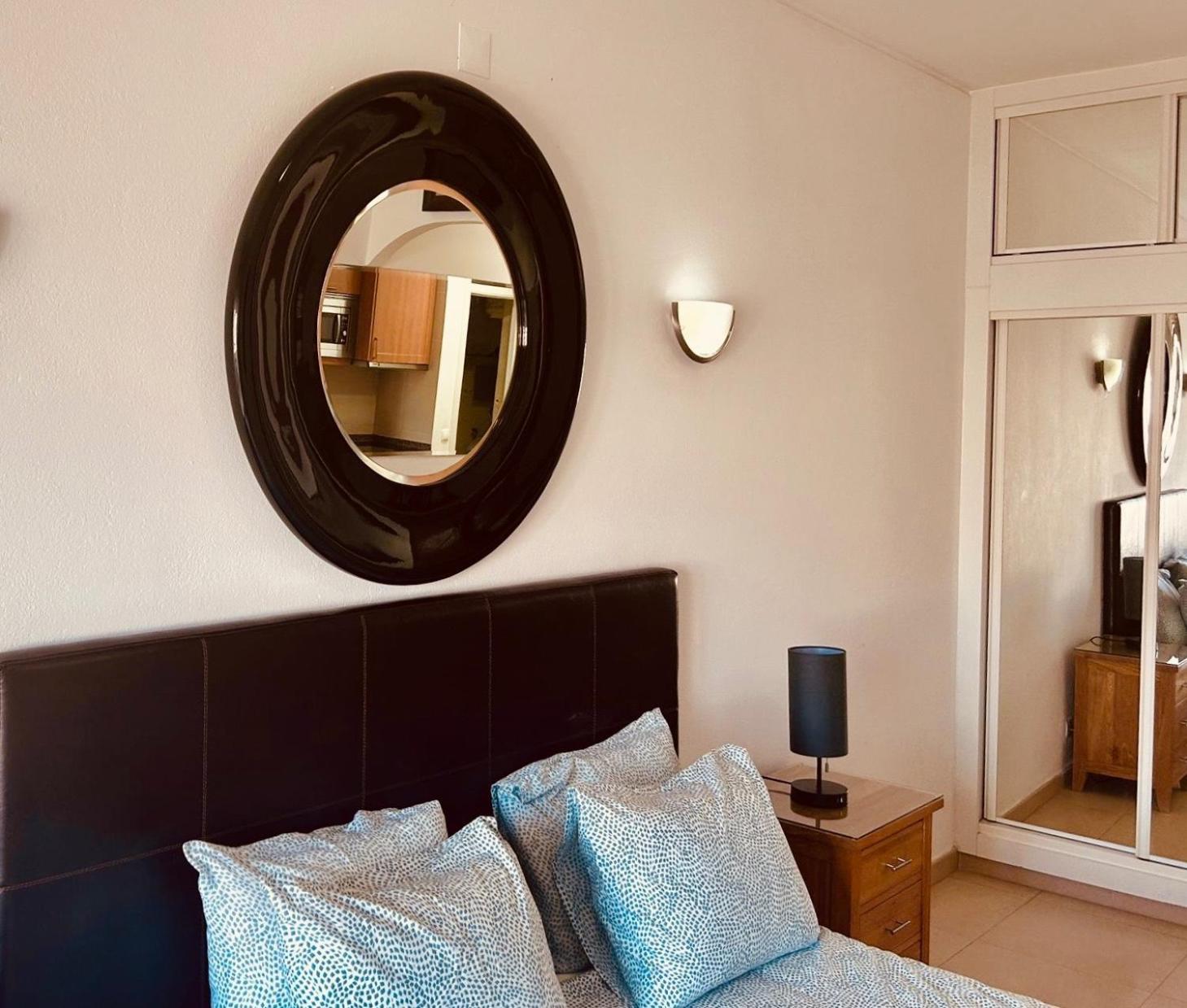 Lagos Main Avenue Studio With Marina View Balcony Екстериор снимка