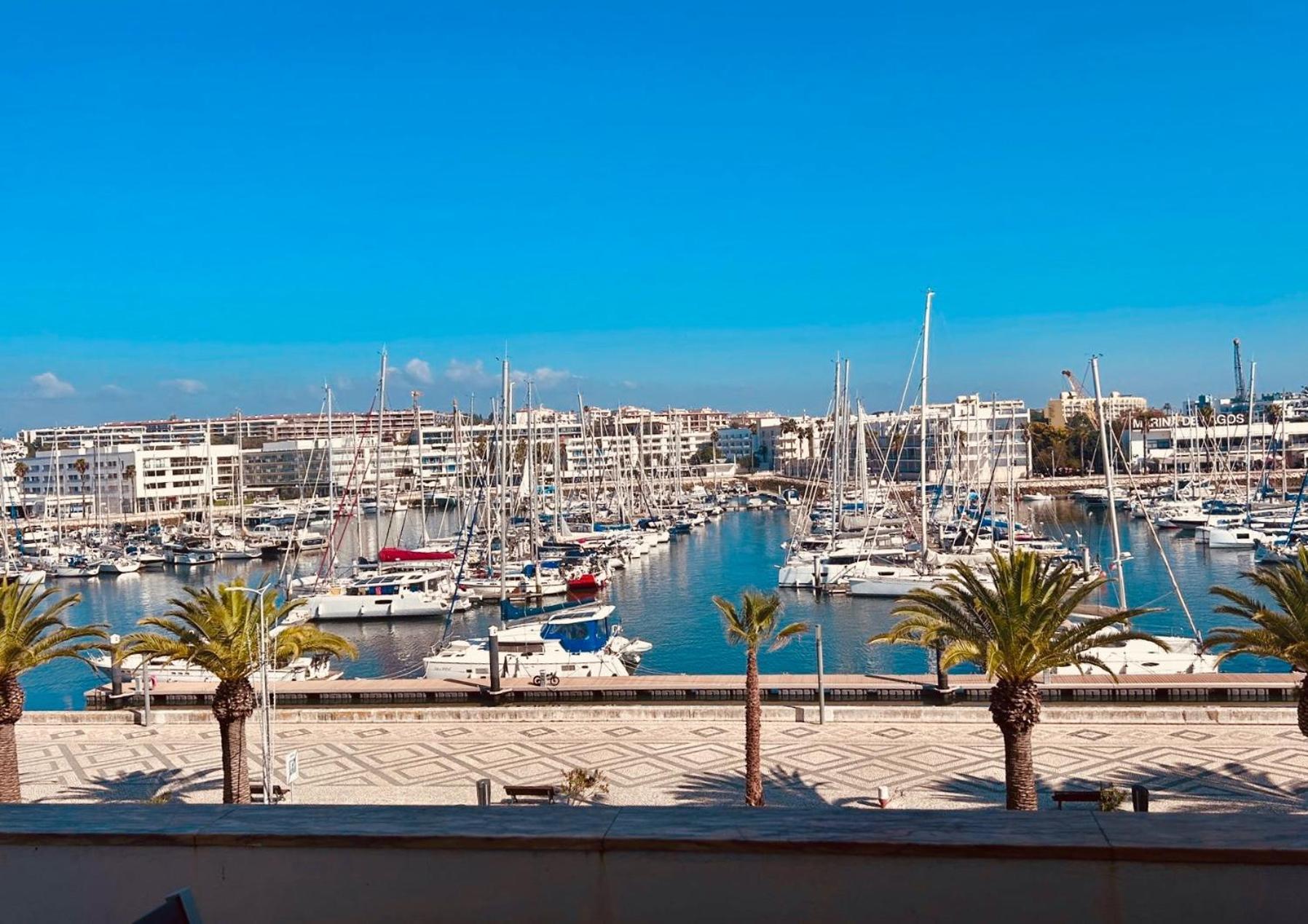 Lagos Main Avenue Studio With Marina View Balcony Екстериор снимка